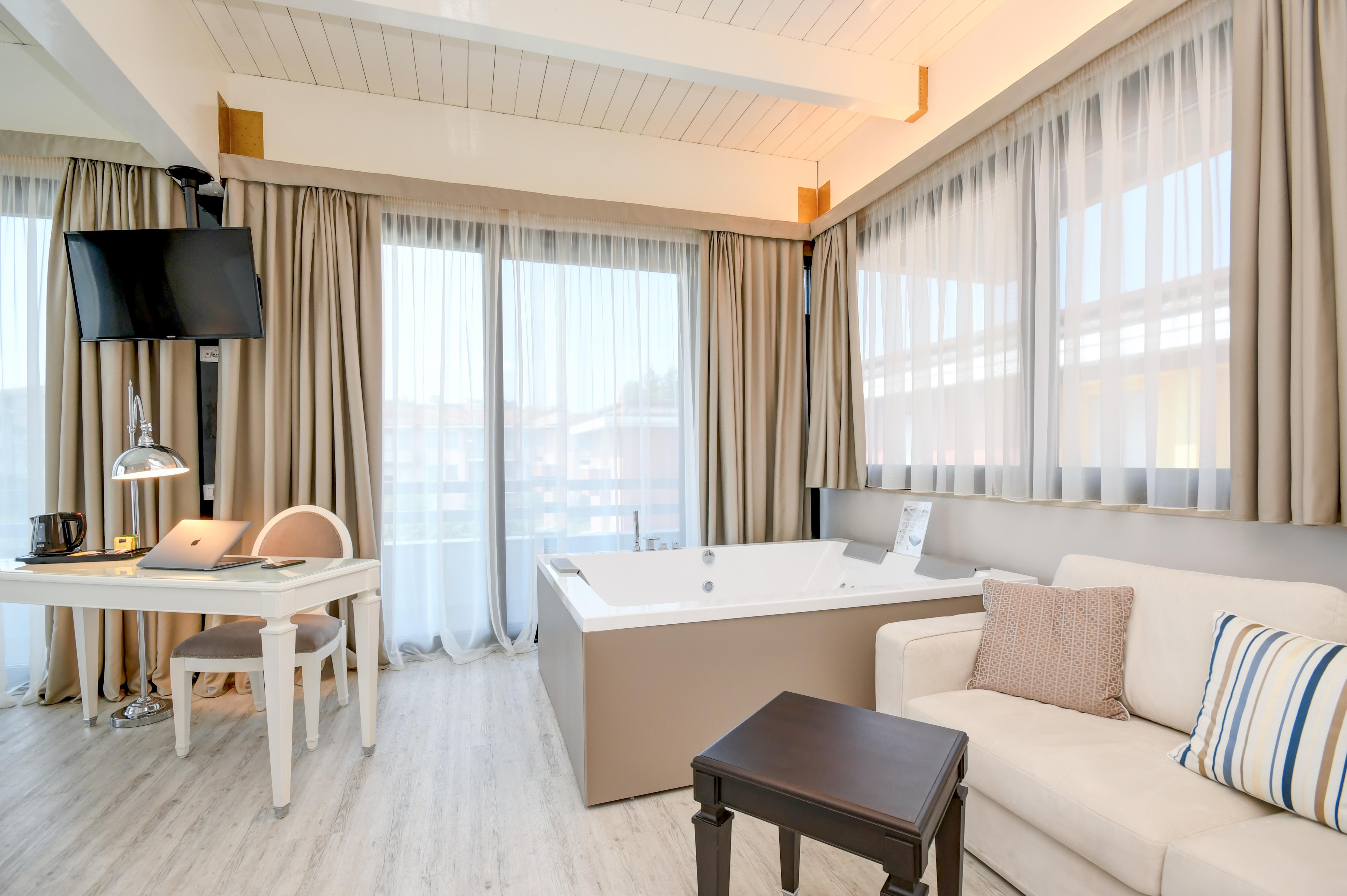 Hotel Oliveto Ντεζεντσάνο ντελ Γκάρντα Εξωτερικό φωτογραφία