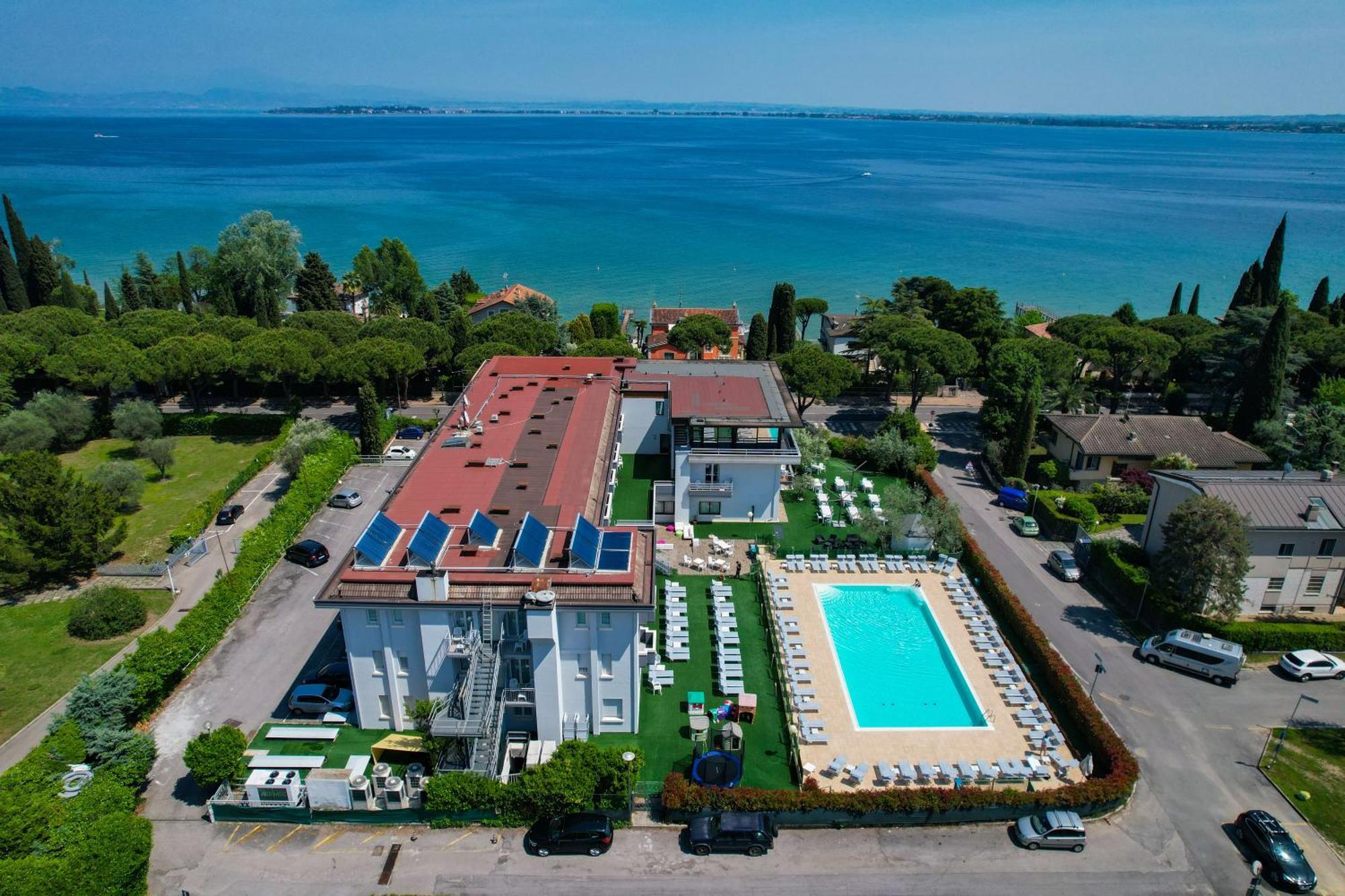 Hotel Oliveto Ντεζεντσάνο ντελ Γκάρντα Εξωτερικό φωτογραφία