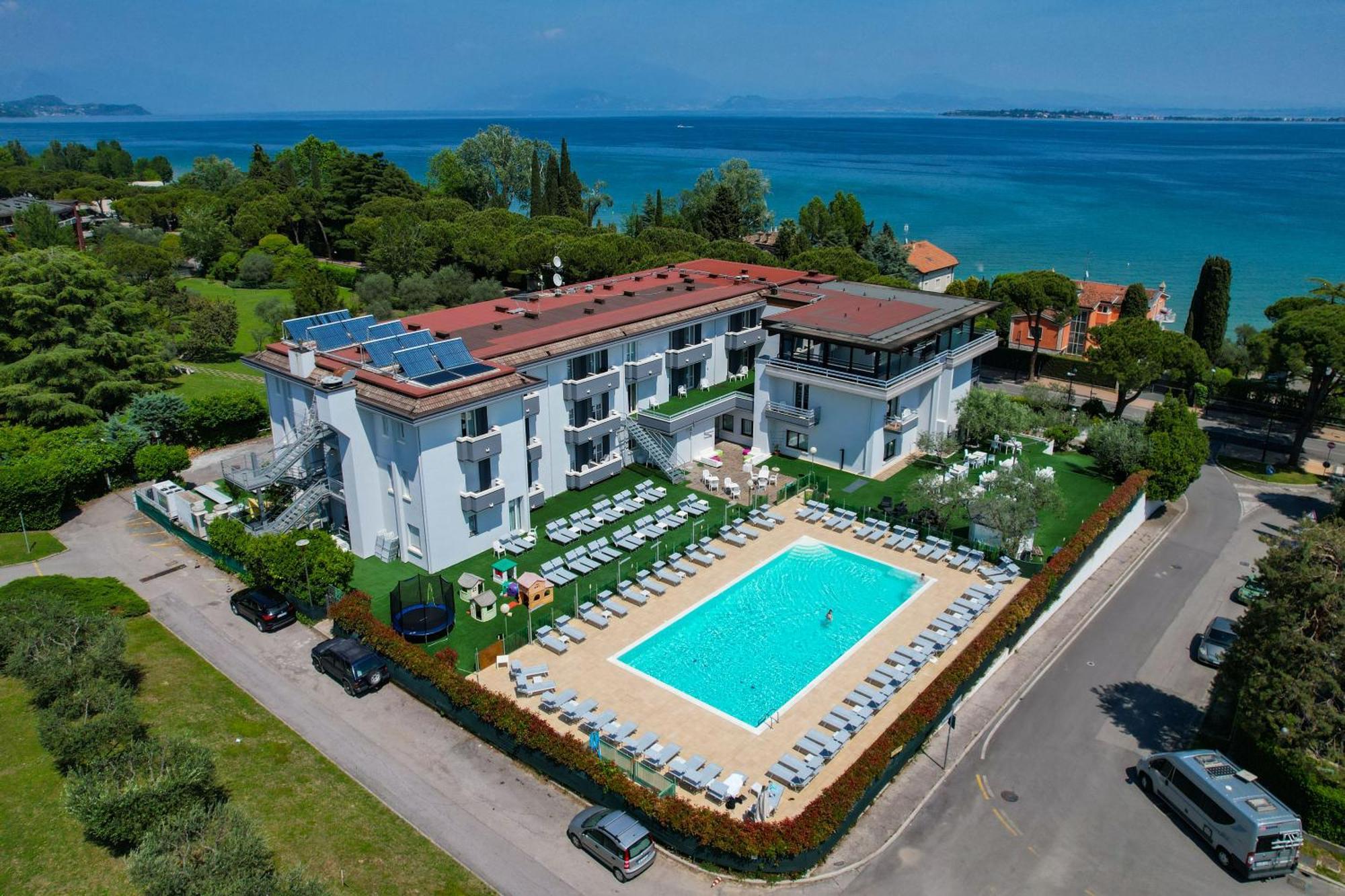 Hotel Oliveto Ντεζεντσάνο ντελ Γκάρντα Εξωτερικό φωτογραφία