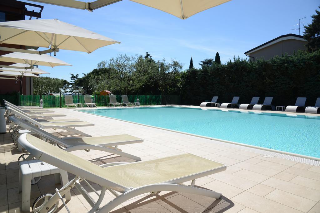 Hotel Oliveto Ντεζεντσάνο ντελ Γκάρντα Εξωτερικό φωτογραφία