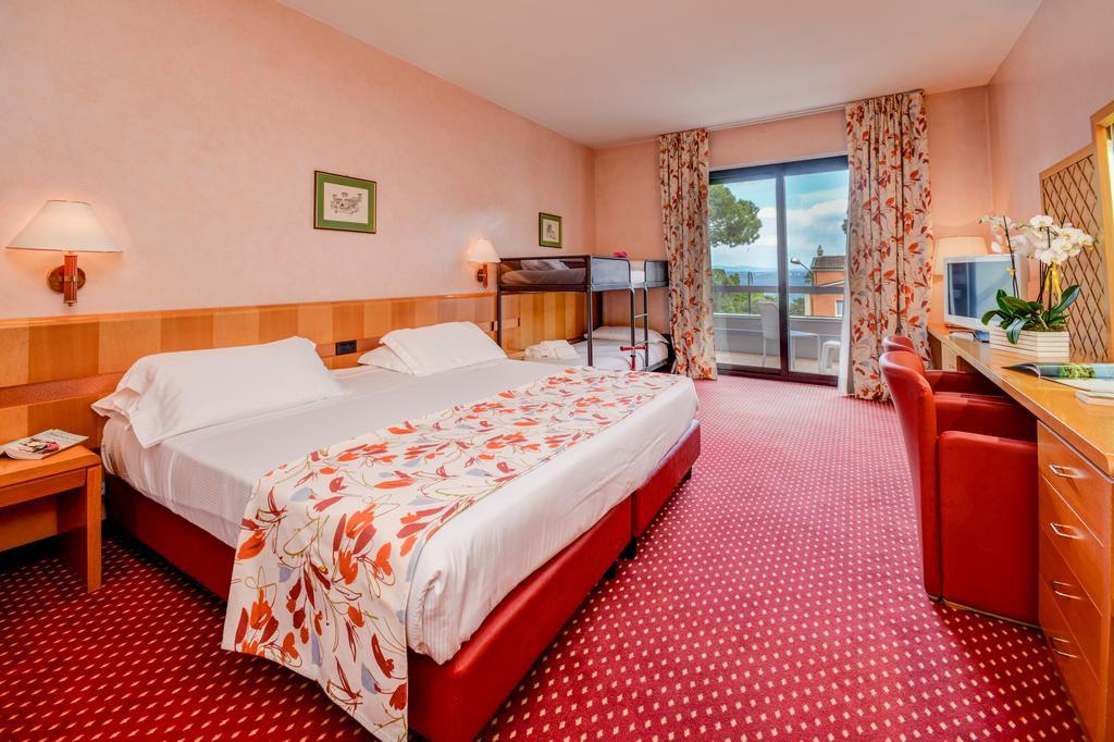 Hotel Oliveto Ντεζεντσάνο ντελ Γκάρντα Εξωτερικό φωτογραφία