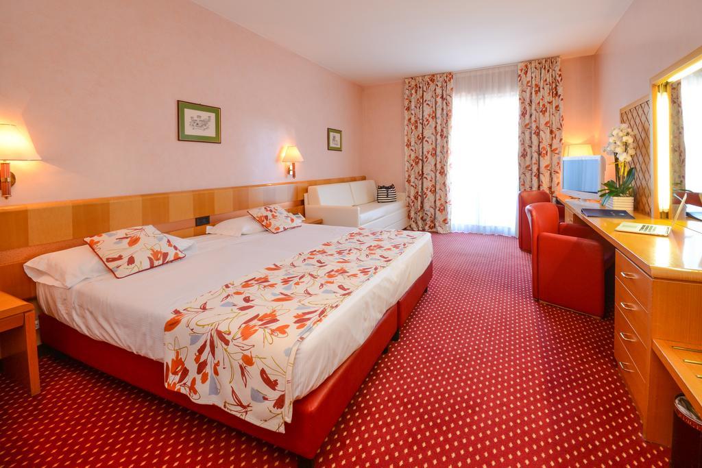 Hotel Oliveto Ντεζεντσάνο ντελ Γκάρντα Εξωτερικό φωτογραφία