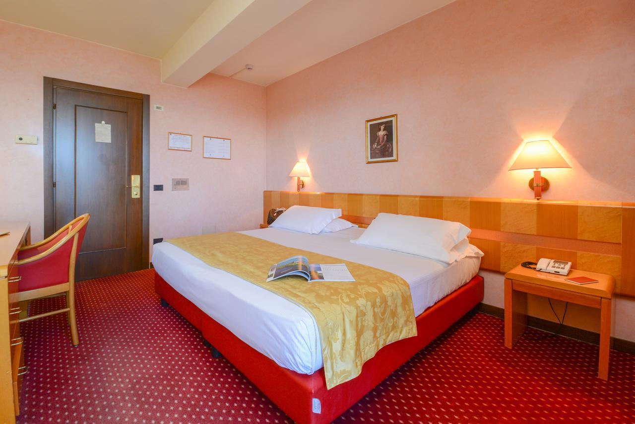 Hotel Oliveto Ντεζεντσάνο ντελ Γκάρντα Εξωτερικό φωτογραφία