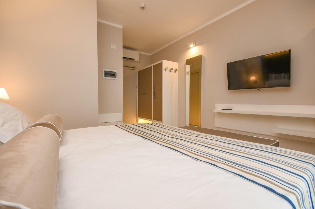 Hotel Oliveto Ντεζεντσάνο ντελ Γκάρντα Εξωτερικό φωτογραφία