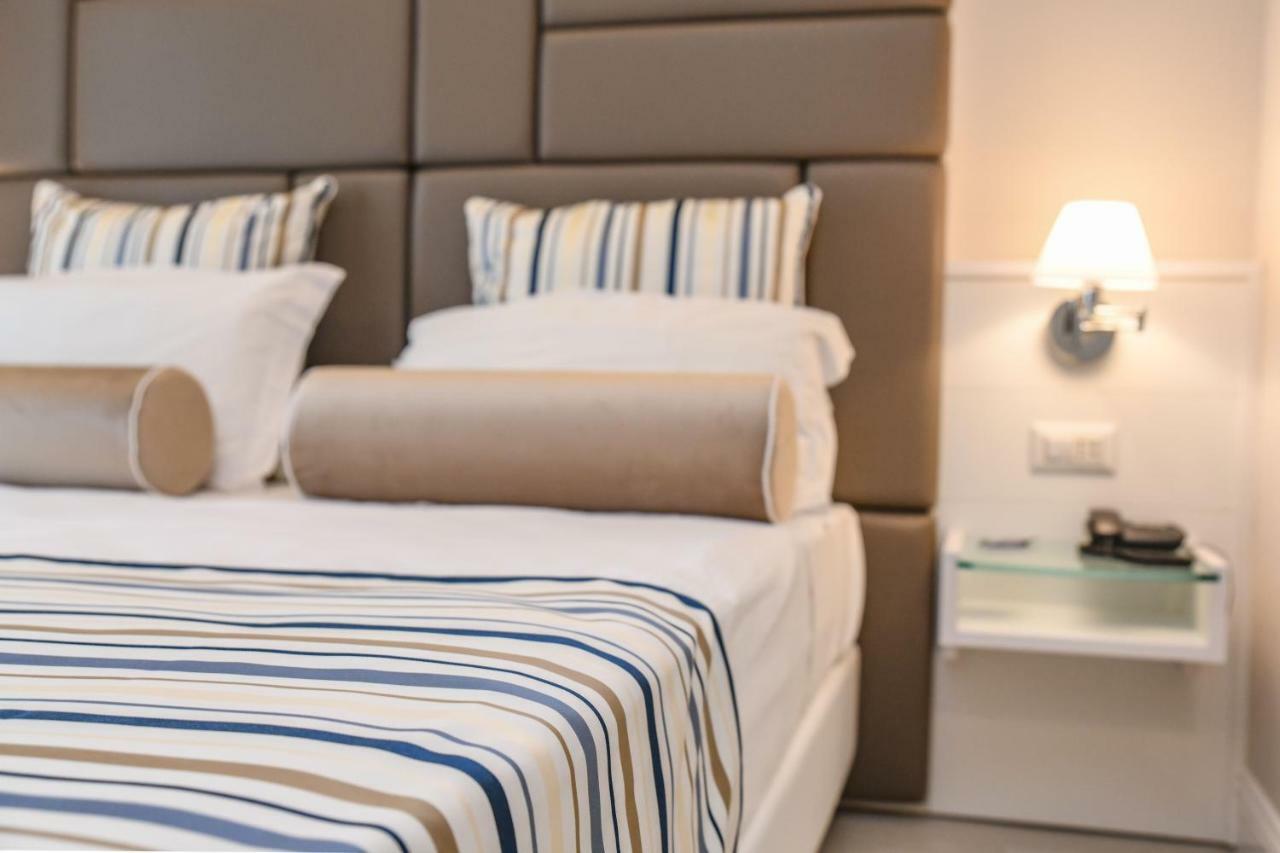 Hotel Oliveto Ντεζεντσάνο ντελ Γκάρντα Εξωτερικό φωτογραφία